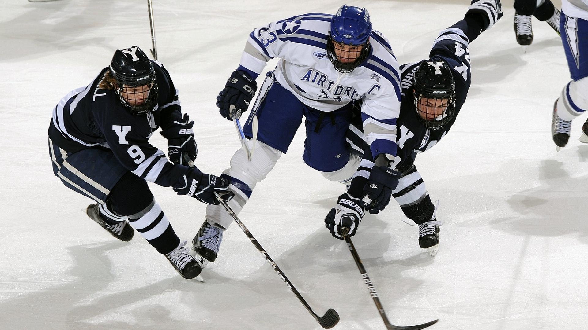 德甲比赛精彩连续不断，战术创新成最大亮点，德甲德甲