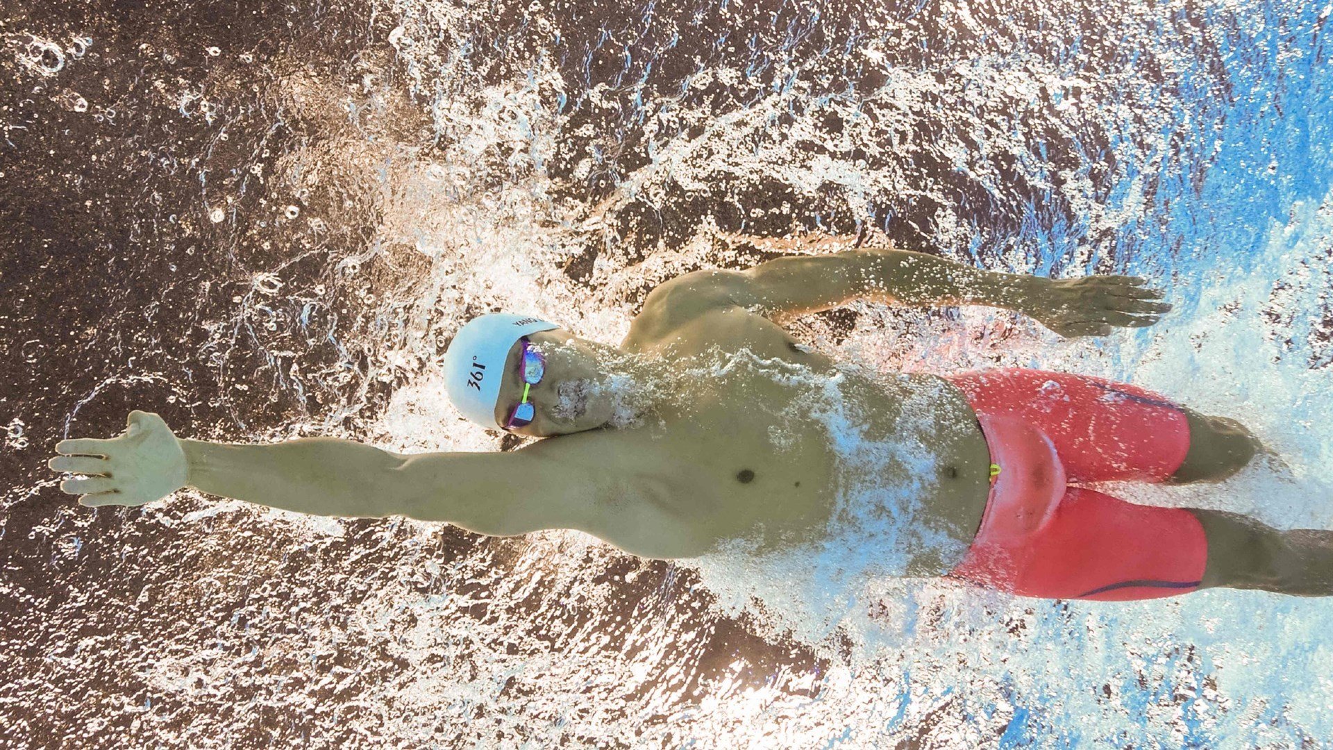 战术分析：某场比赛如何利用换人换阵改变局势？，联赛换人